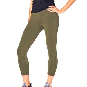 Lululemon pace rival crop size 6 NWOT dark green